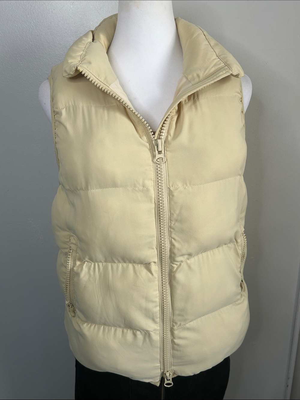 Tuckernuck Pomander Place Asher Zip Up Puffer Vest Light Beige